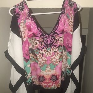 XOXO Pink,black and white split sleeve top